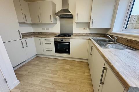 3 bedroom townhouse to rent, Daisy Drive, Darwen BB3