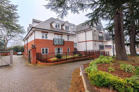 2 bedroom flat for sale, Station Road, Epping