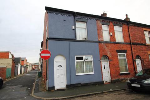 2 bedroom ground floor maisonette to rent, Vernon Street, Bury, BL9