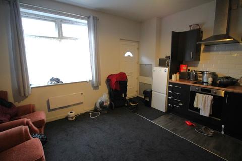 2 bedroom ground floor maisonette to rent, Vernon Street, Bury, BL9