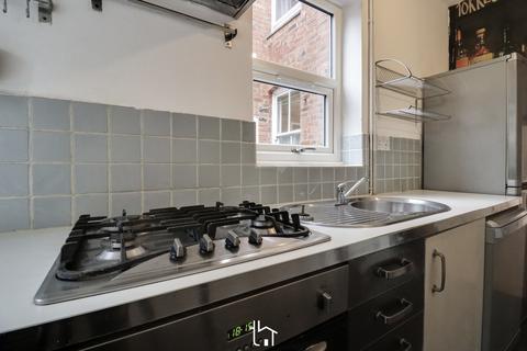 2 bedroom terraced house to rent, Woodbine Avenue, Leicester