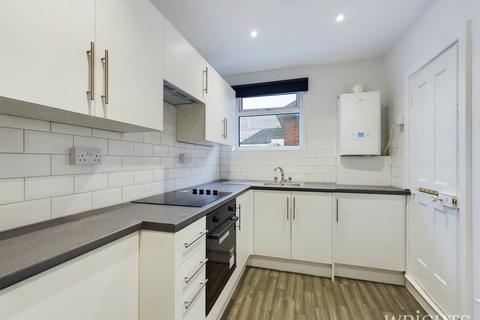 4 bedroom flat to rent, Town Centre, Hatfield AL10