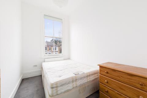 4 bedroom flat to rent, Pepys Road, London, SE14