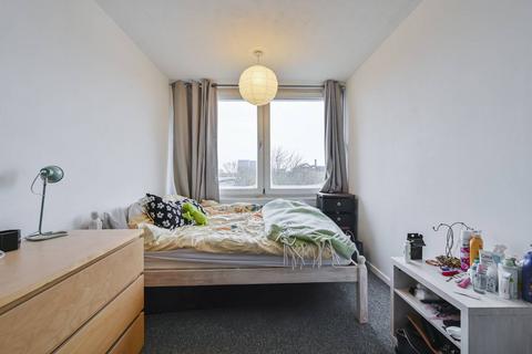 3 bedroom flat for sale, Bemerton Estate, Caledonian Road, London, N1