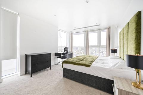 2 bedroom penthouse for sale, Western Gateway, Royal Docks, London, E16