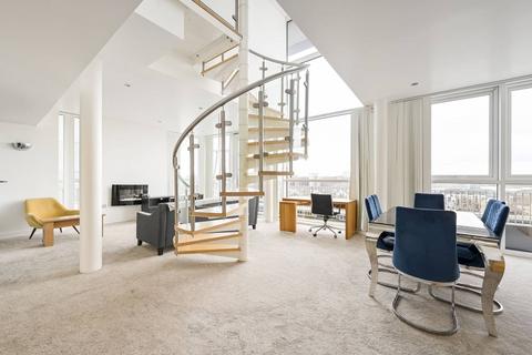 undefined, Western Gateway, Royal Docks, London, E16