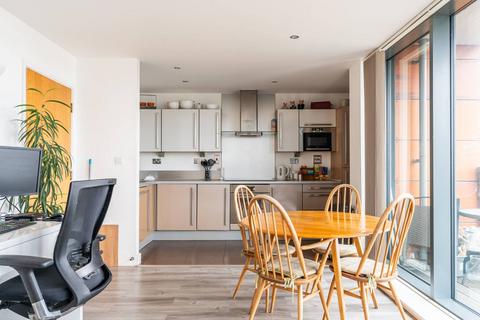 2 bedroom flat for sale, Neutron Tower, Docklands, London, E14