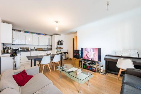 2 bedroom flat for sale, Silvertown Way, Canary Wharf, London, E16