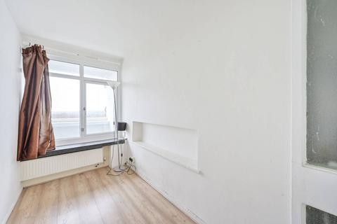 2 bedroom flat for sale, Tangley Grove, Roehampton, London, SW15