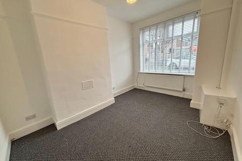 2 bedroom terraced house to rent, Milton Road, Manchester M25