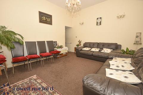 3 bedroom end of terrace house for sale, Fenton Street, Greater Manchester OL11