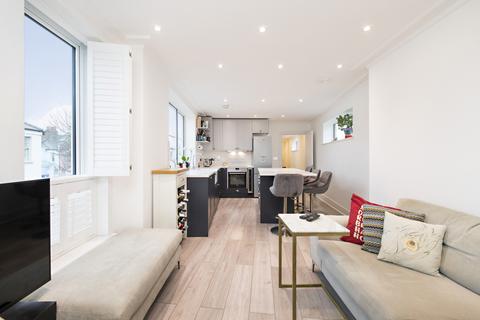 2 bedroom flat for sale, Portobello Terrace, North Worple Way, East Sheen