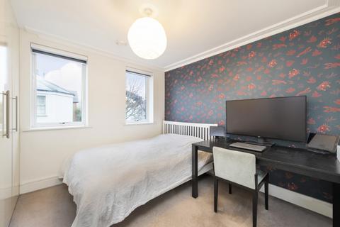 2 bedroom flat for sale, Portobello Terrace, North Worple Way, East Sheen