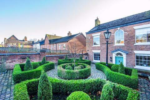 4 bedroom character property for sale, Bookmakers House, 100 Welsh Row, Nantwich