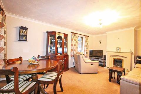 3 bedroom end of terrace house for sale, Central Drive, LOWER GORNAL, DY3 2QF