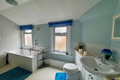 130 Brownhill Road, London, SE6 2DH