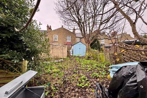 130 Brownhill Road, London, SE6 2DH
