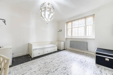 Studio for sale, Kensington Garden Square, Bayswater, London, W2