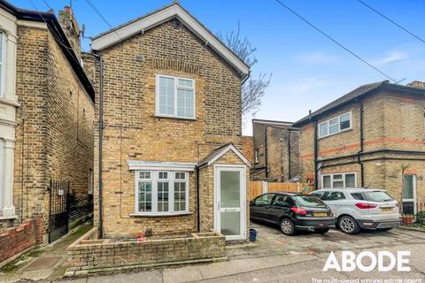 1 bedroom semi-detached house for sale, Queens Road, Southend-on-sea, SS1 1NL