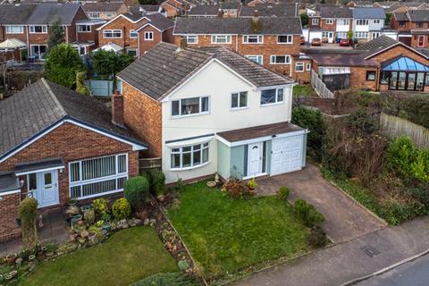 4 bedroom detached house for sale, Highfield Avenue, Burntwood, WS7 9AP