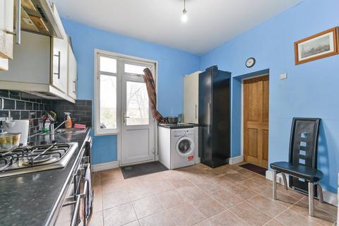 2 bedroom flat for sale, Melfort Road, Thornton Heath, CR7