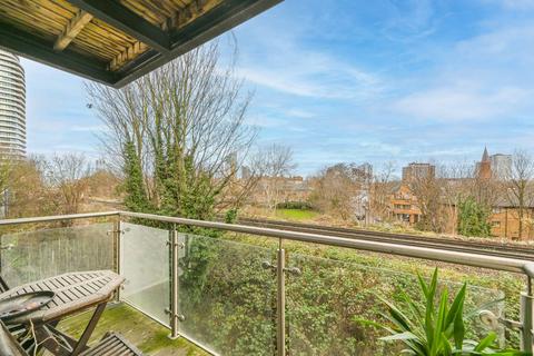 2 bedroom flat for sale, Gwynne Road, Battersea, London, SW11