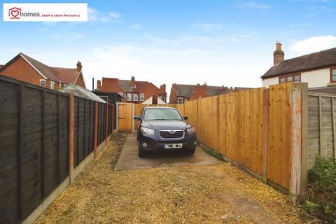 3 bedroom terraced house to rent, Spring Road, Walsall