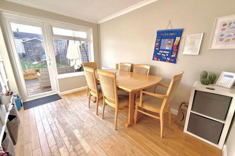 9 Apollo Close, Dunstable, LU5 4AQ