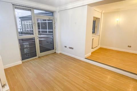 2 bedroom apartment to rent, Loxley Court, St. James's Street, Nottingham, NG1 6FE