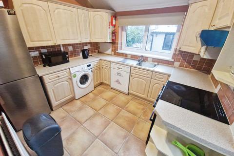 5 bedroom terraced house to rent, Lisvane Street, Cathays