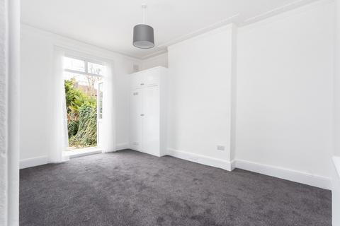 2 bedroom flat to rent, Stanhope Gardens