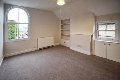 2 bedroom flat to rent, Lower Kings Road, Berkhamsted