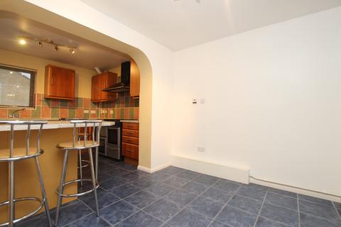 3 bedroom semi-detached house to rent, Brackley NN13