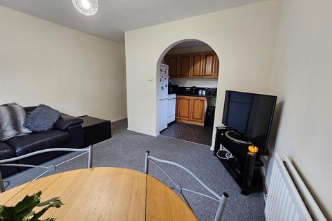 1 bedroom flat to rent, Attfield Drive, Whetstone, LE8.