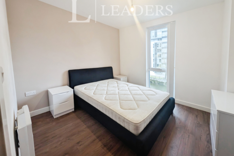 2 bedroom apartment to rent, The Riverside, Derwent Street, Salford, M5