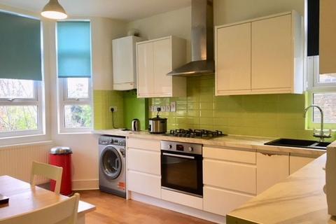 2 bedroom apartment to rent, Northfield Road, London