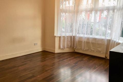 2 bedroom apartment to rent, Northfield Road, London