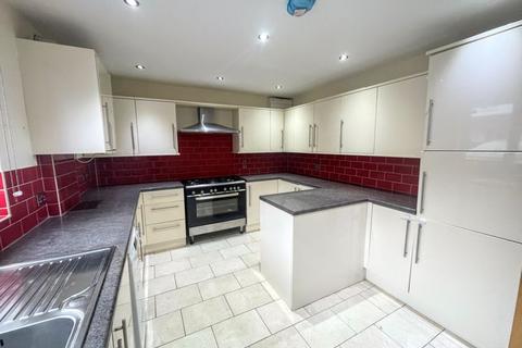 3 bedroom terraced house to rent, Belsize Road, Hemel Hempstead