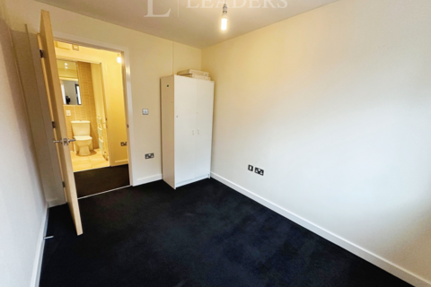 2 bedroom apartment to rent, West Gate Plaza B70