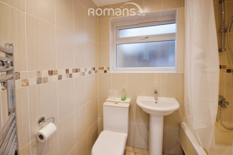 4 bedroom semi-detached house to rent, Walpole Road, Burnham Gate