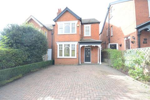 4 bedroom semi-detached house to rent, Priest Hill, Caversham