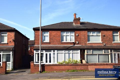 3 bedroom semi-detached house to rent, Bury New Road, Manchester M45