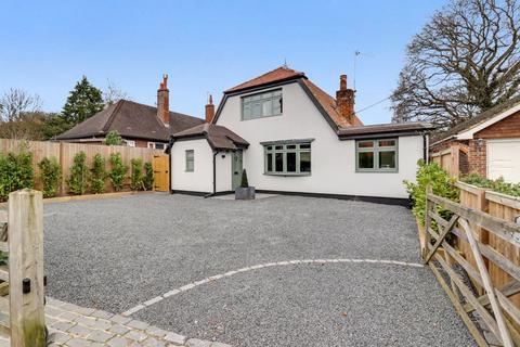 4 bedroom detached house to rent, Updown Hill, Windlesham GU20