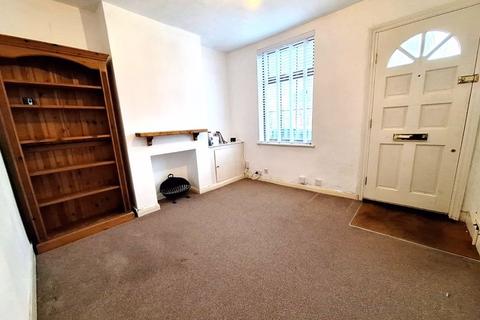 2 bedroom terraced house to rent, Cross Street North, Dunstable