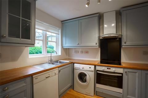 3 bedroom townhouse to rent, Fawcett Close, London, SW16