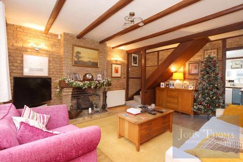 2 bedroom house for sale, Scotts Cottages, Chigwell IG7