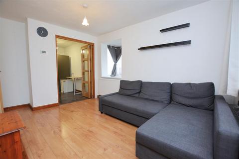 2 bedroom end of terrace house to rent, Varley Way, Mitcham CR4