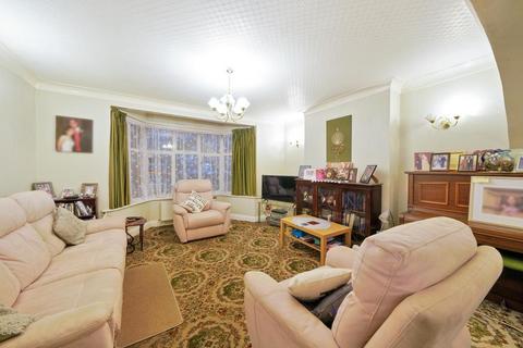 6 bedroom house for sale, London NW2