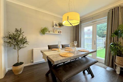 73 Blair Road, Trowbridge, BA14 9JZ