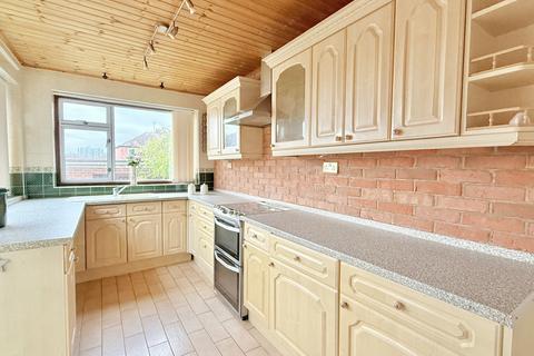 3 bedroom end of terrace house for sale, Queen Isabels Avenue, Coventry, CV3